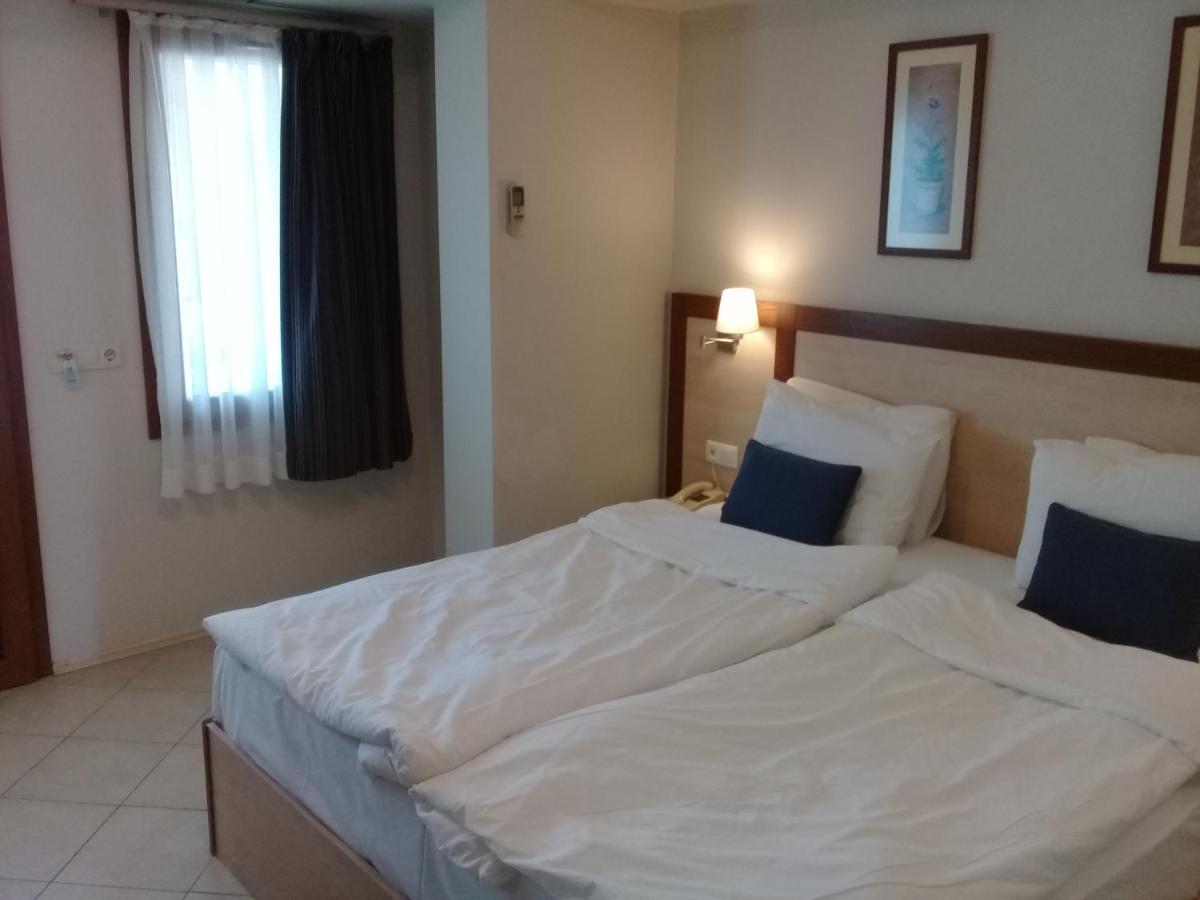 Uzhan Beach Hotel Битез Екстериор снимка