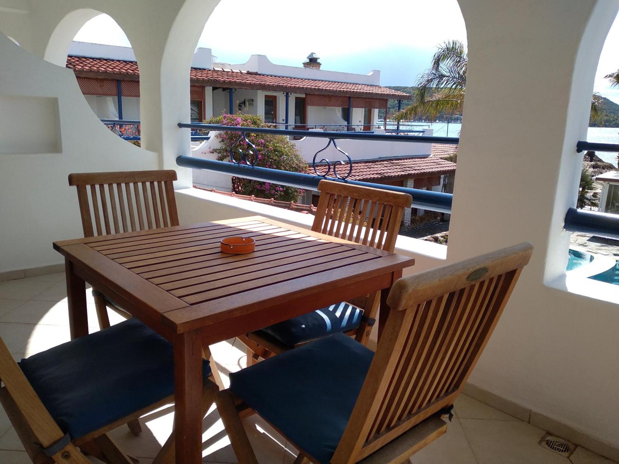 Uzhan Beach Hotel Битез Екстериор снимка