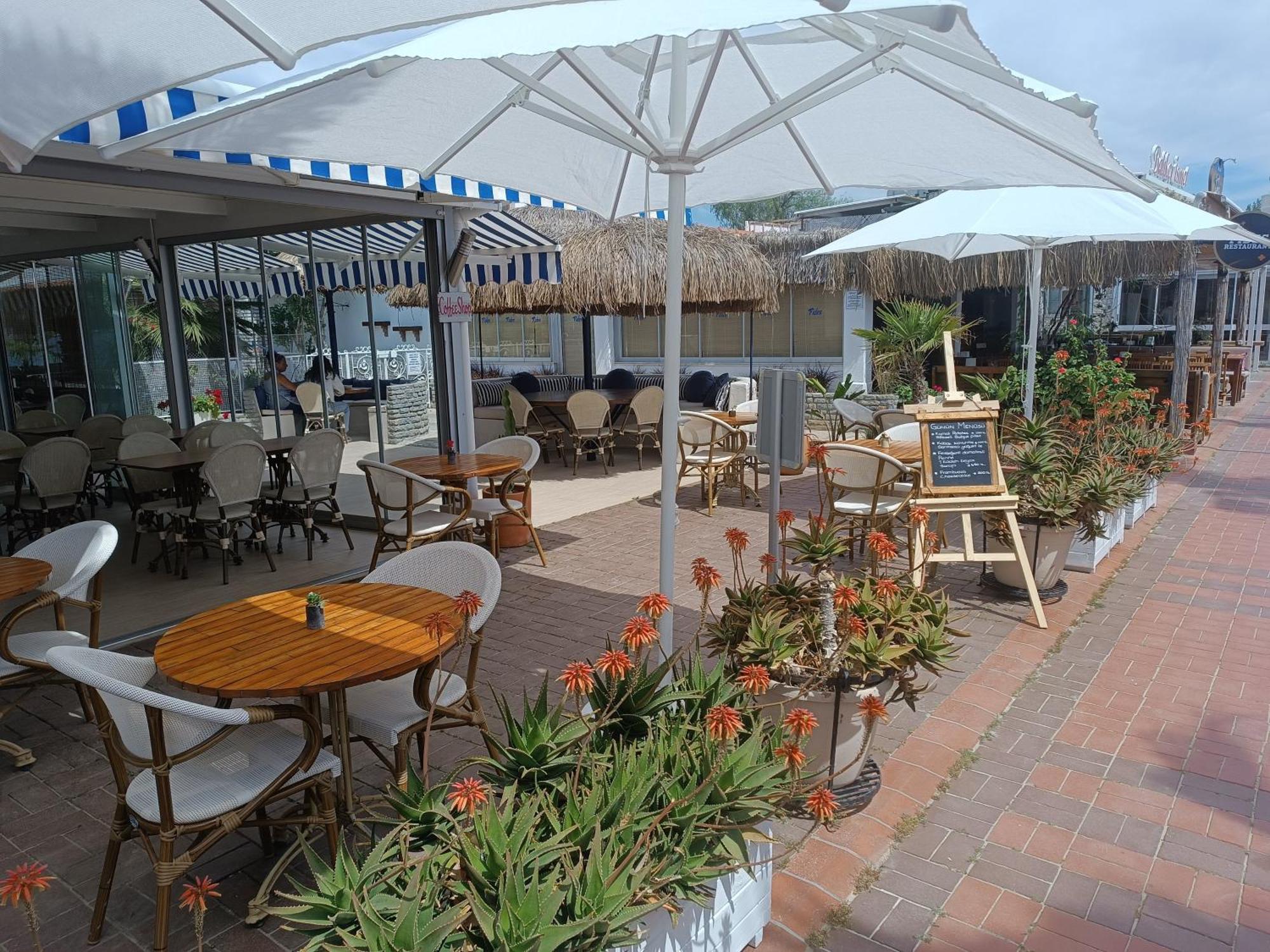 Uzhan Beach Hotel Битез Екстериор снимка