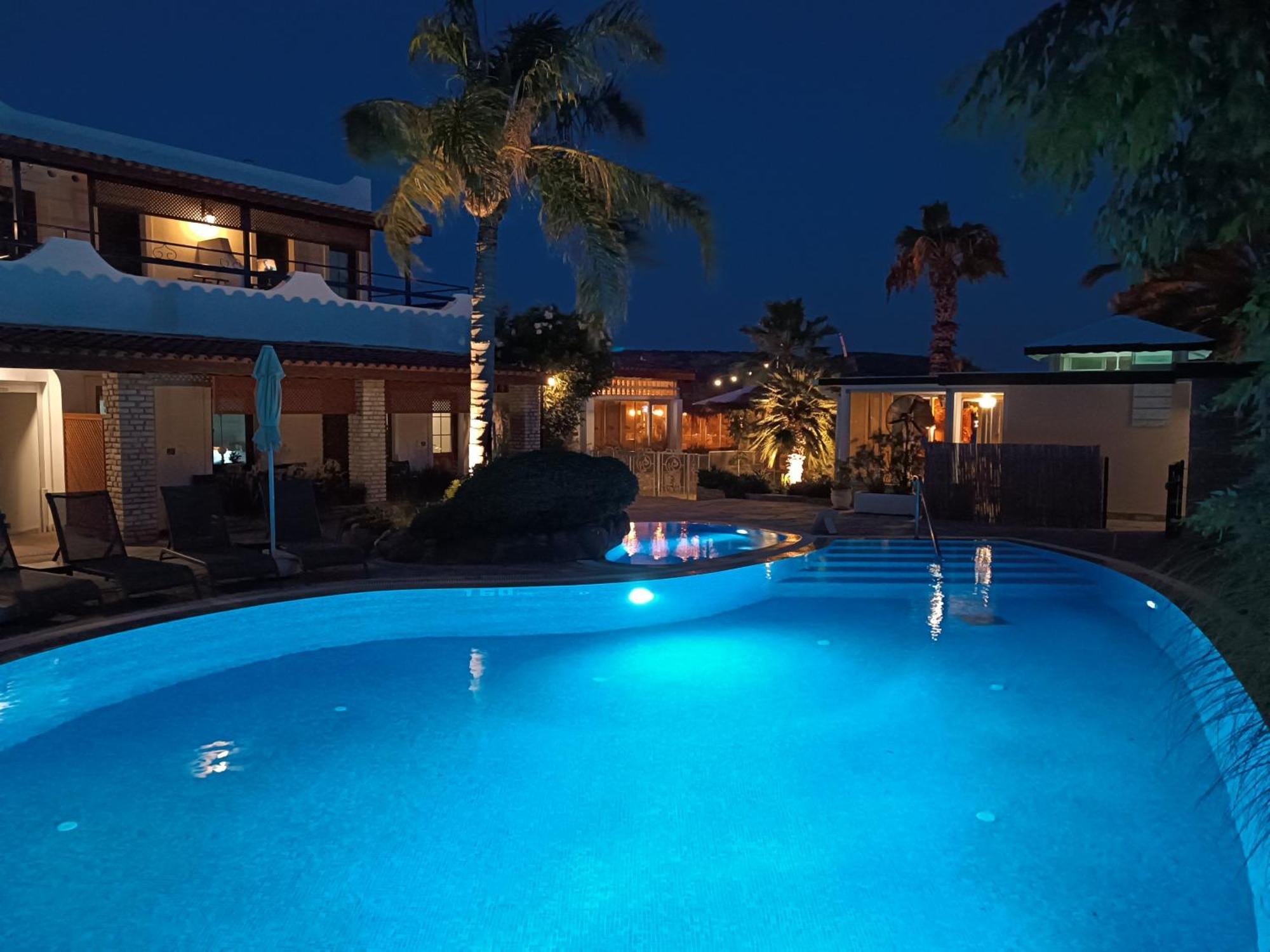 Uzhan Beach Hotel Битез Екстериор снимка