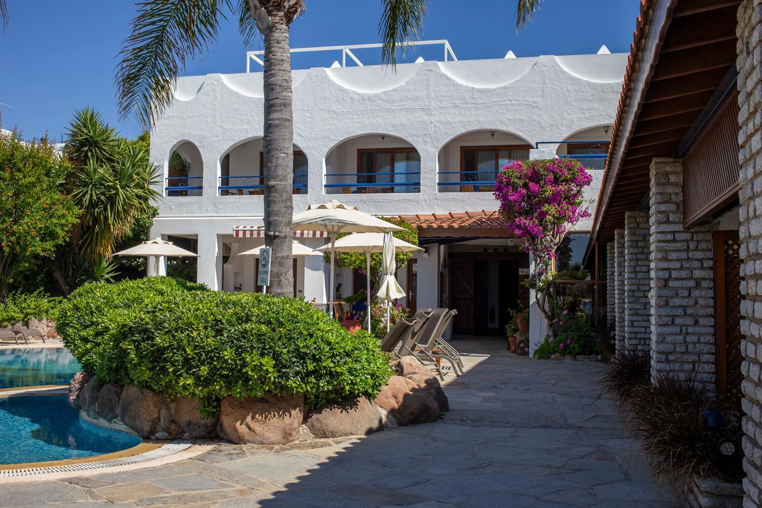 Uzhan Beach Hotel Битез Екстериор снимка