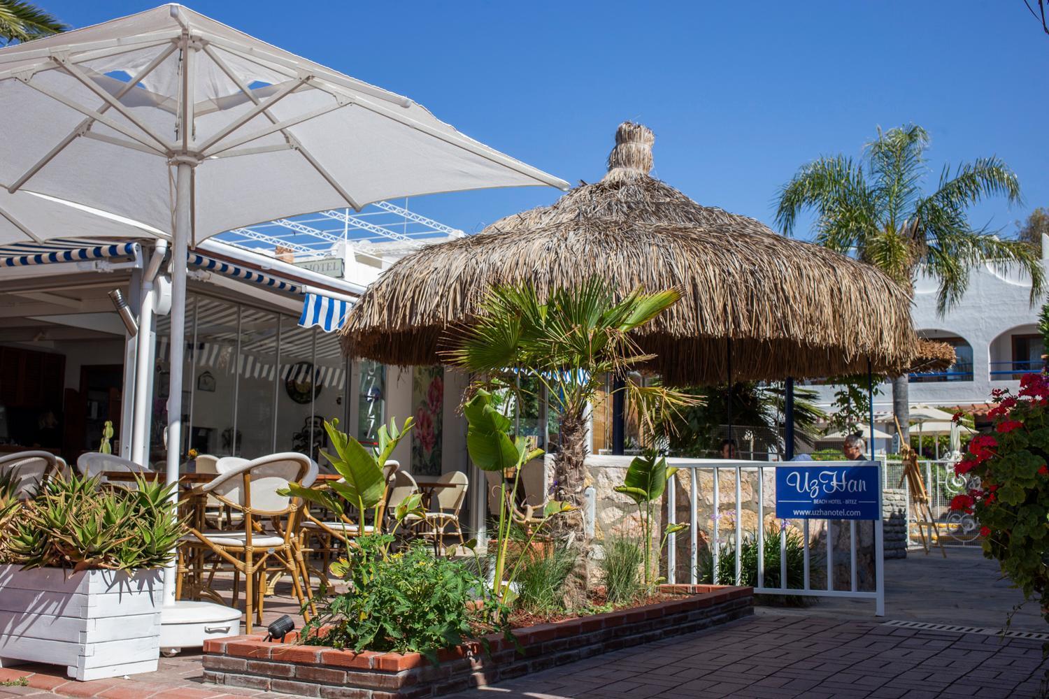 Uzhan Beach Hotel Битез Екстериор снимка
