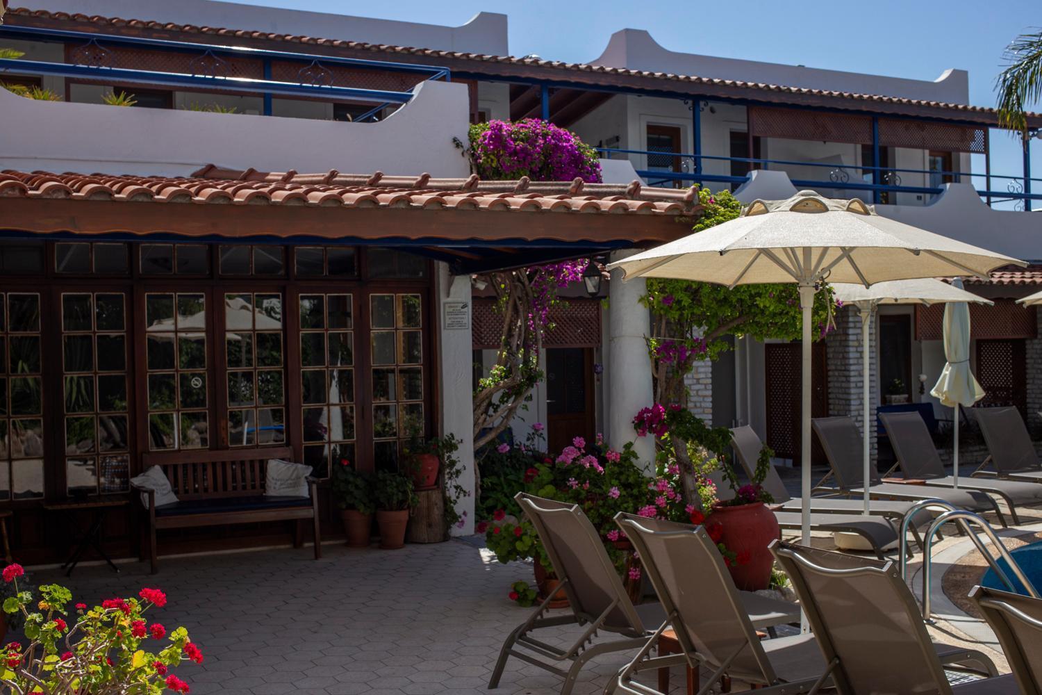 Uzhan Beach Hotel Битез Екстериор снимка